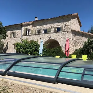 Hébergement de vacances Maison De Charme Avec Piscine Couverte Et 9000m2, Les Vans